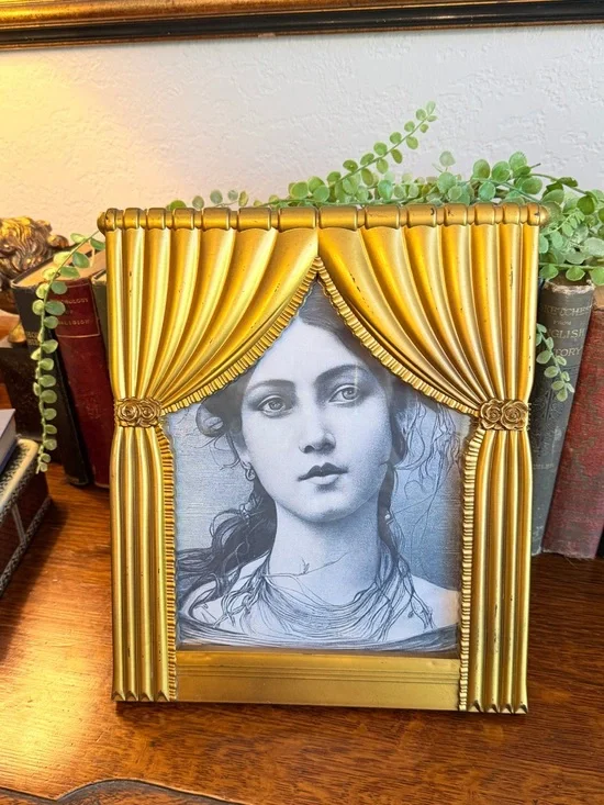 Vintage Gold Curtain-Style Decorative Picture Frame 8 X 10 - Picture 1 of 13
